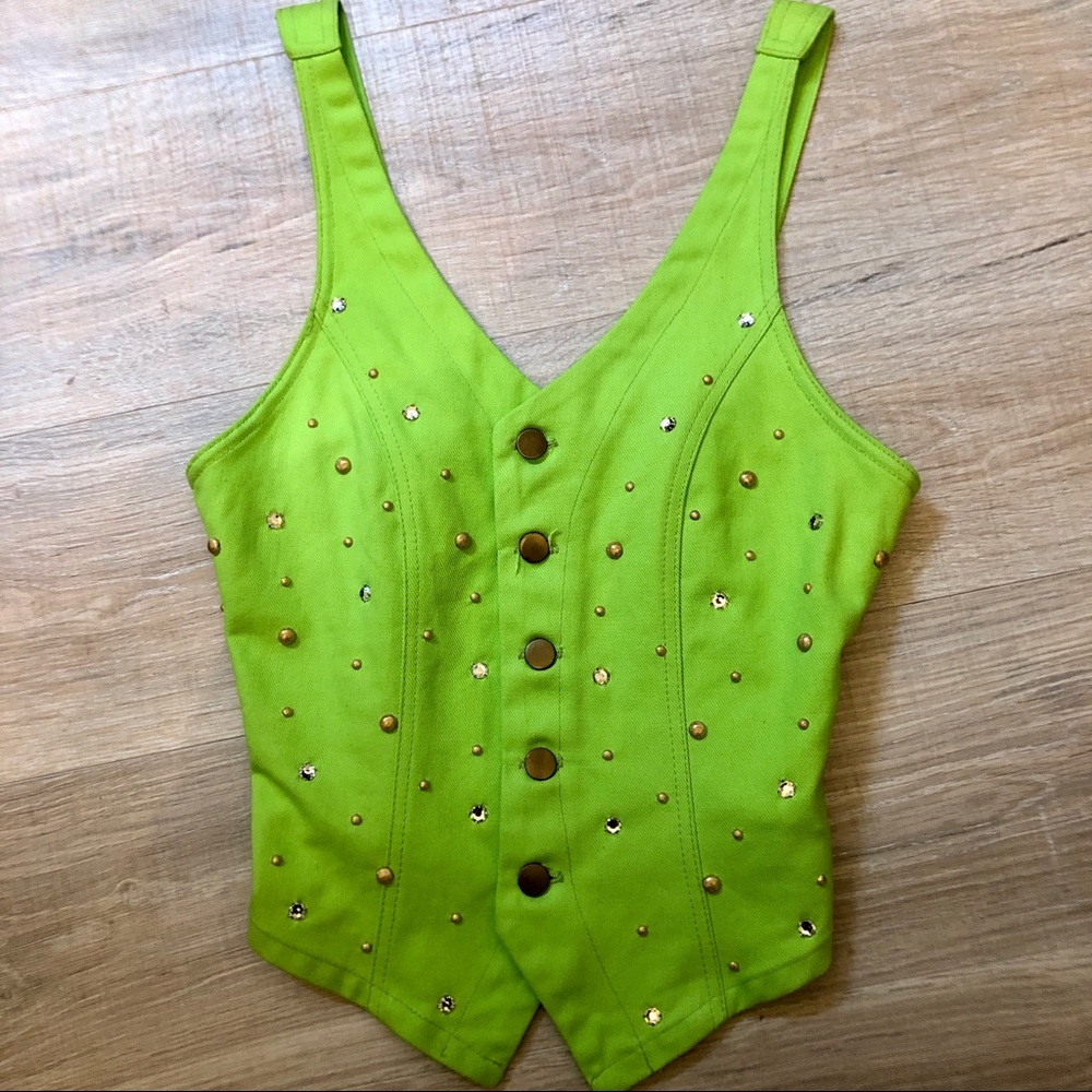 🔥VINTAGE STUDDED NEON GREEN DENIM TOP & HIGH WAISTED SHORTS MATCHING SET🔥 - Picture 5 of 9
